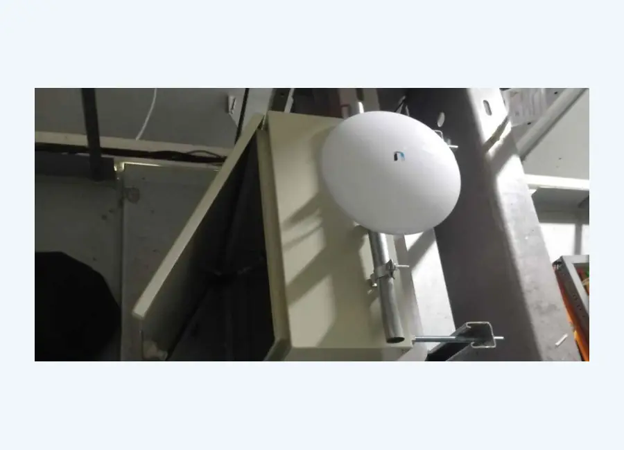 Cámara instalada en infraestructura tecnológica de un datacenter